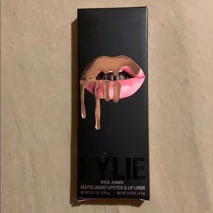 Authentic Kylie matte liquid lipstick & lip liner